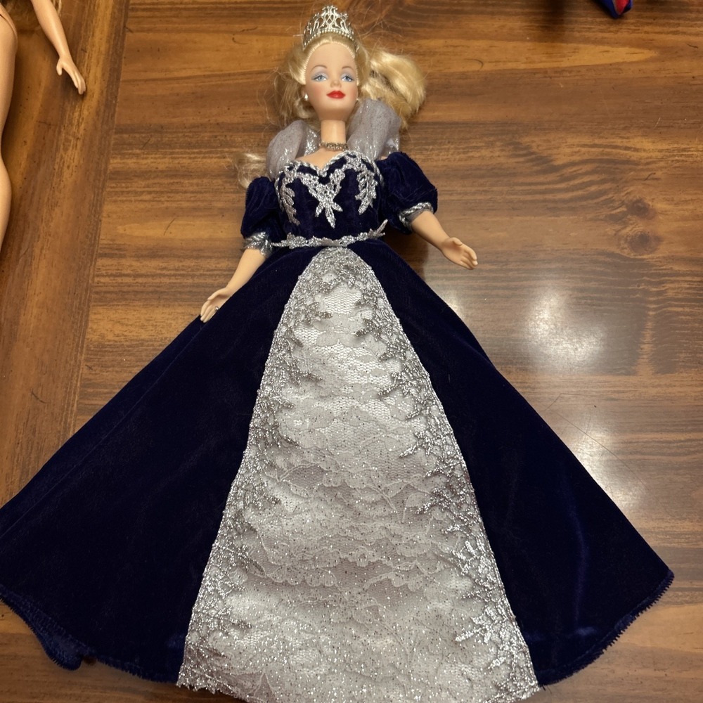 Barbie Doll Special Edition Millennium Princess 2000 Navy Blue Dress Silver‎